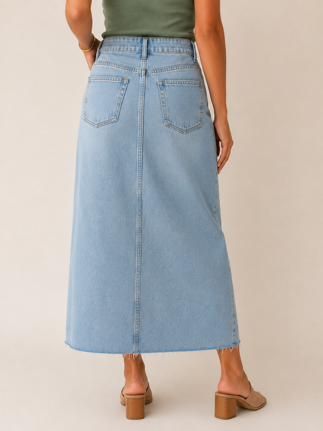 Jupe longue en jean fendue à clous – Bleu clair