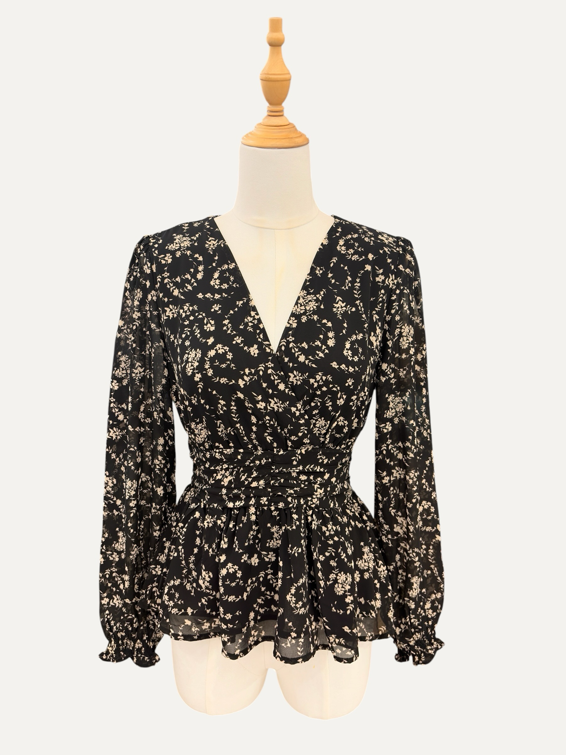 Blouse Fleurie Noire à Manches Longues