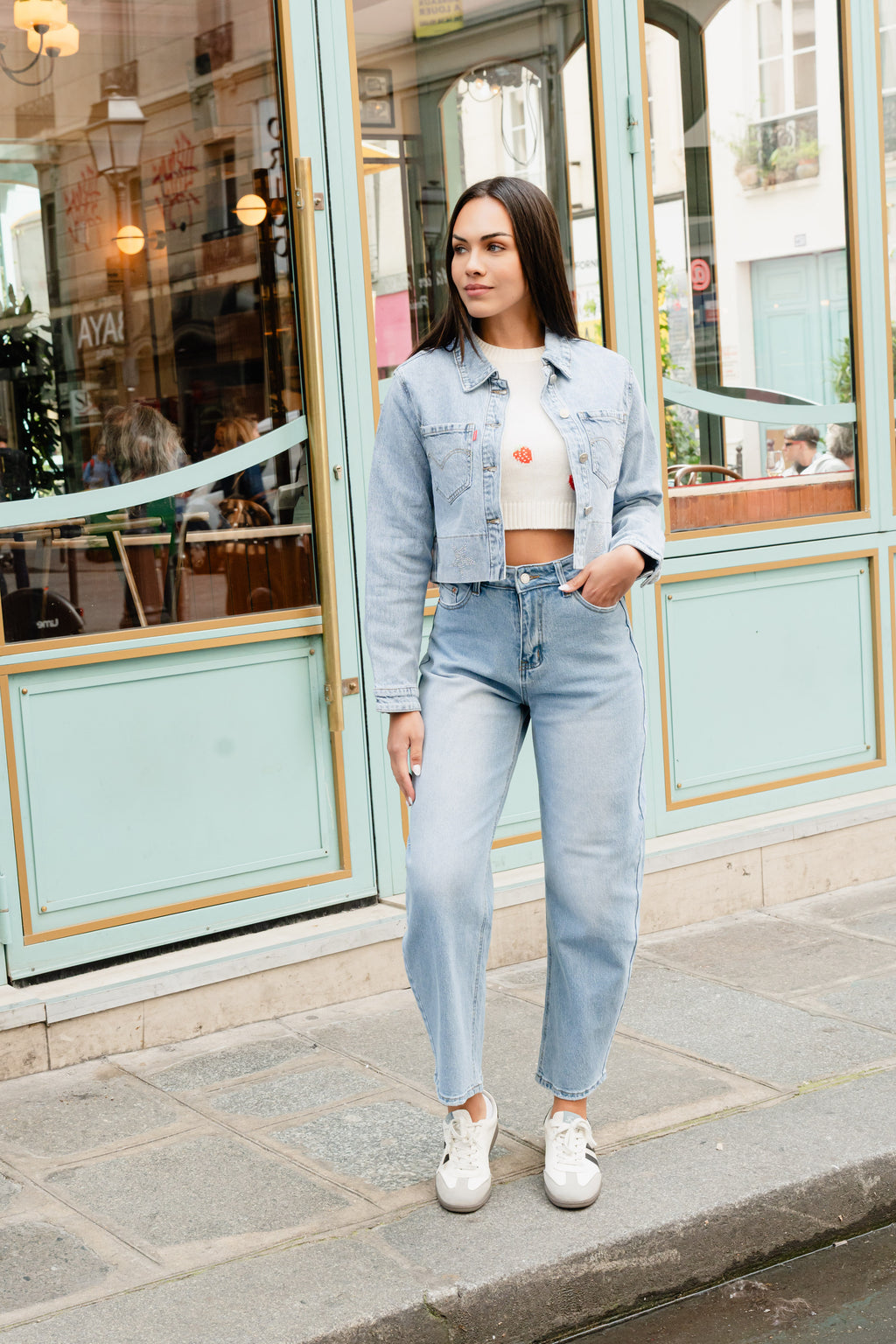 Veste en jean courte à strass étoilés – Bleu clair