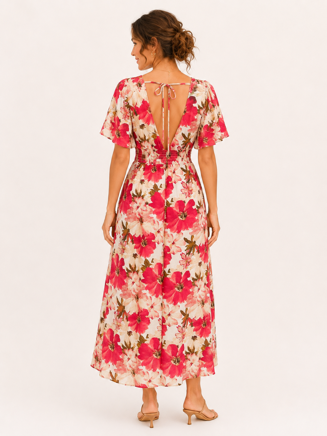 Dos ouvert avec lien à nouer sur robe longue fleurie rose femme