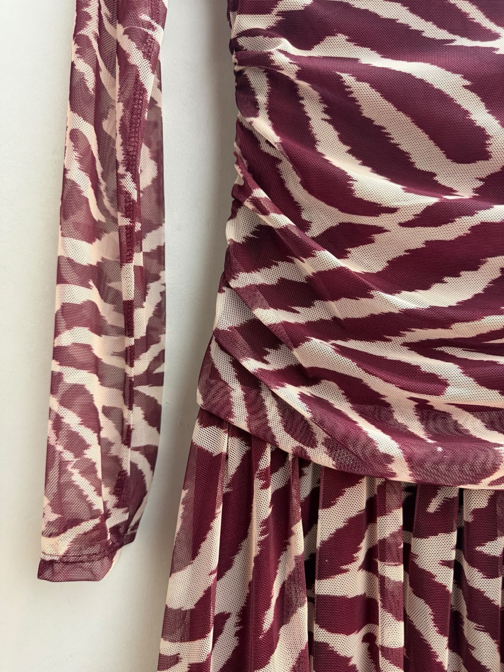 Robe longue imprimée bordeaux femme – vue de face